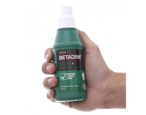 Nước súc miệng Betadine chai 125ml
